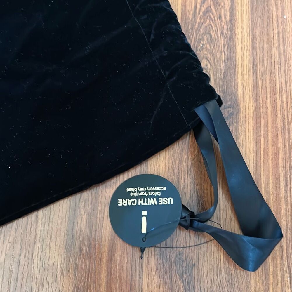 NWT Puma Black velvet Fenty drawstring shoe bag dust bag - Picture 3 of 3
